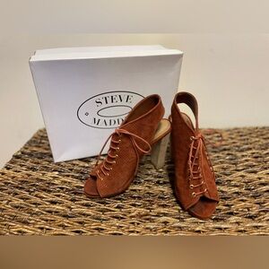 Steve Madden Lace Up Suede Sandal